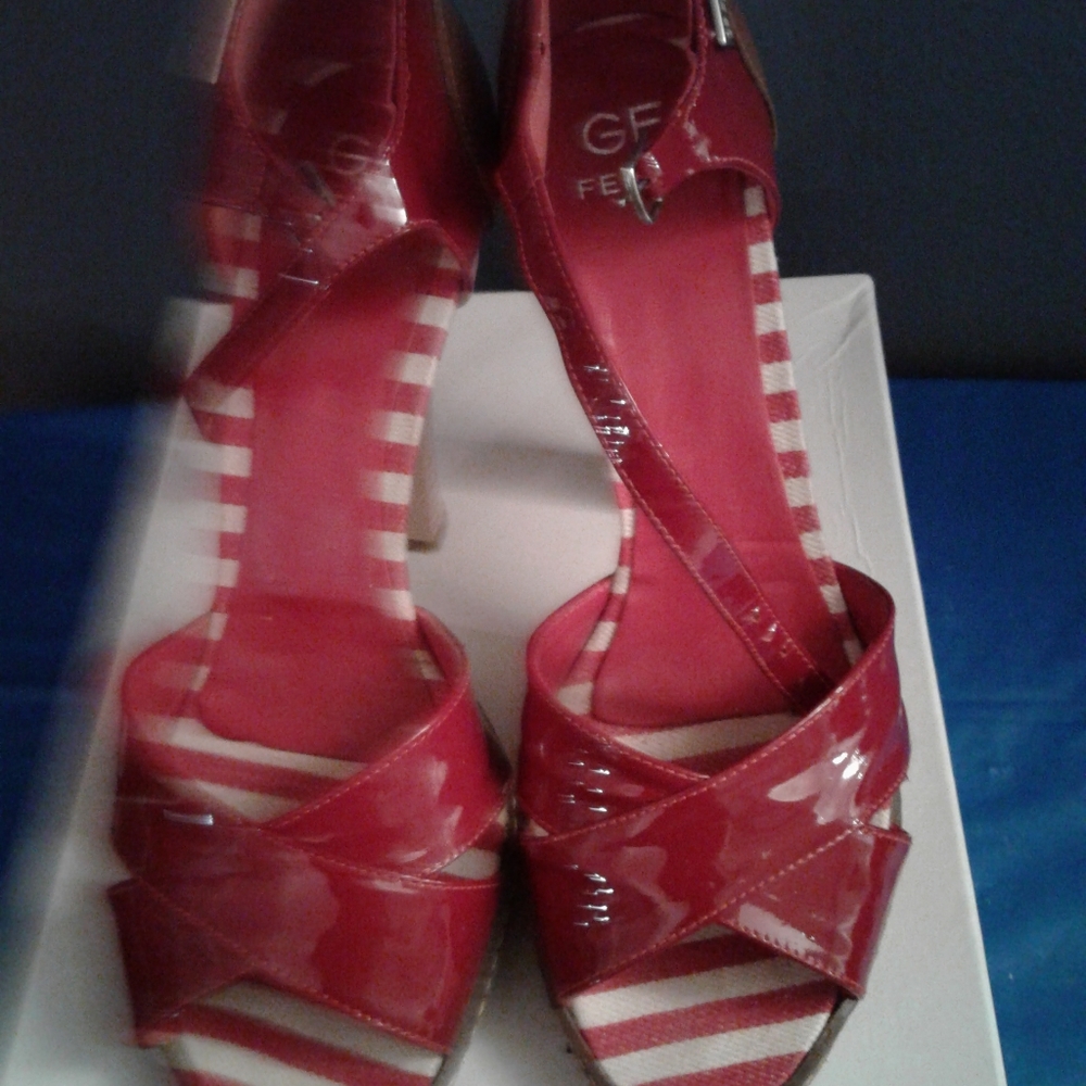 Shoes - Picture 3 of 4